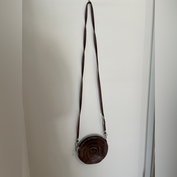 Made in Italy Leather Flower Handbag - Picture 6 of 13